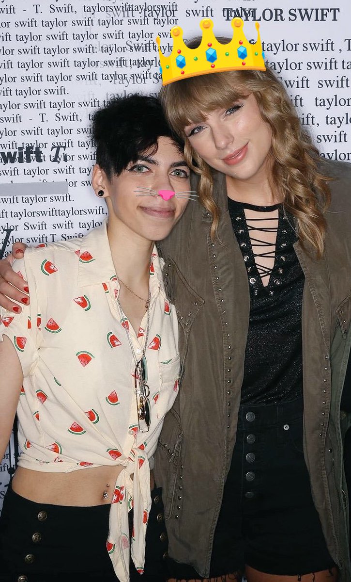 AlexCromer16's tweet photo. Queen is 29 today 😭😭😭😭 #nevergrowup #HappyBirthdayTaylorSwift #ily https://t.co/XTqot5z2nn