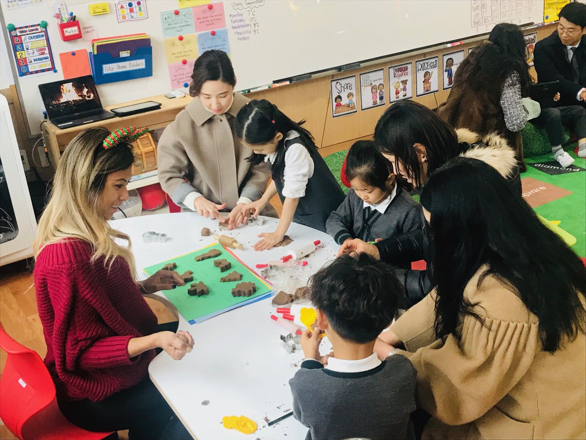 Kindy had fun with thier parents during their Winter Activities.