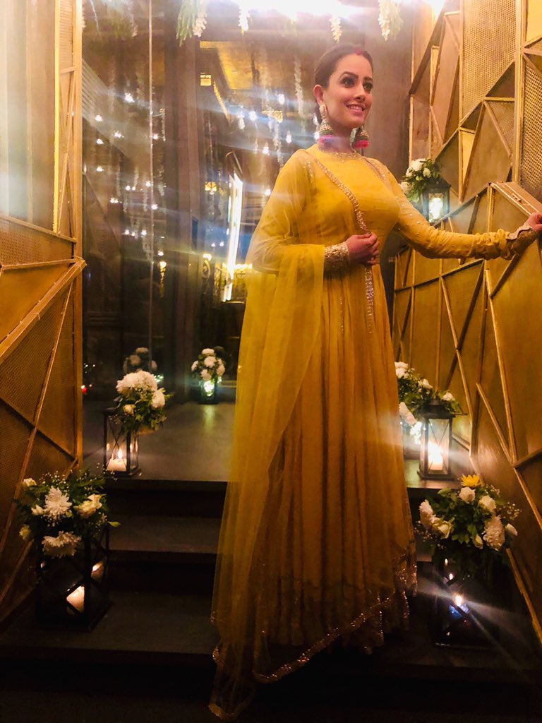 anitahasnandani's tweet photo. 🌻 https://t.co/zJpKZ57YQb