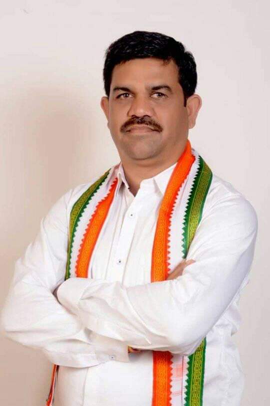 श्री विक्रम मण्डावी जी एवं माननीय नव निर्वाचित विधायक महोदय जिला बीजापुर को भारी मतों से विजयी प्राप्त होने पर ग्राम पंचायत केशकुतूल की होर से आप सभी बीजापुर की जनता को बहुत बहुत बधाई