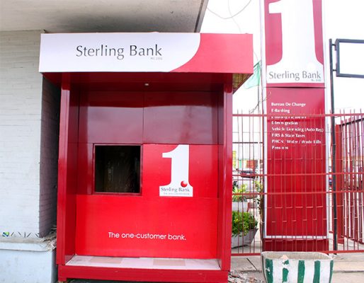 TheIconNg's tweet photo. Again, Sterling Bank staffer steals customer’s N2.4million - https://t.co/KDPbRpsZmU https://t.co/Fzq29CKWjv