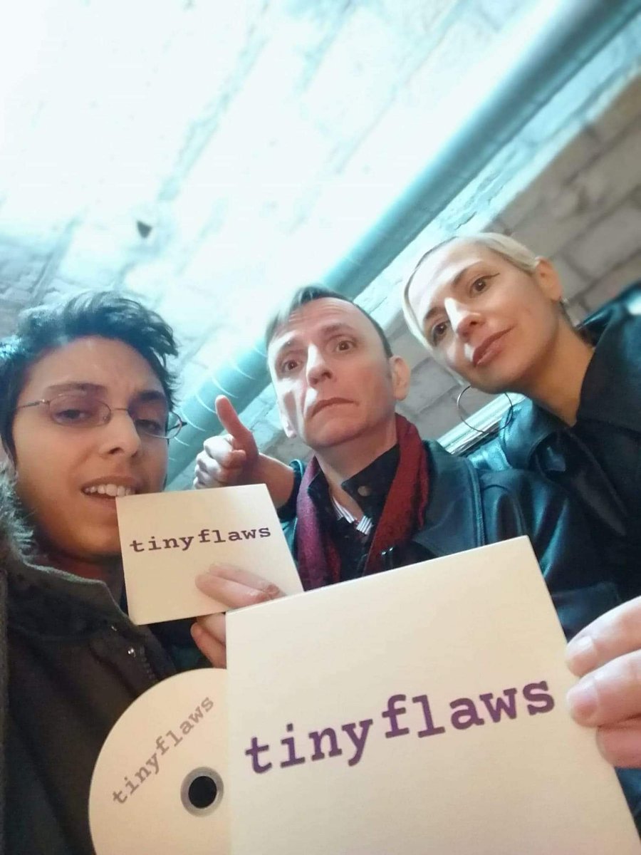 tinyflaws's tweet photo. @FrenchBoutik take off their gilets jaunes long enough to get into the album... https://t.co/N76rkm1nyV