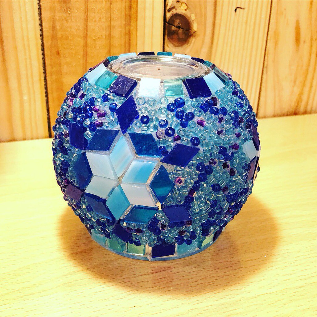 ザクロ らんぷ家 トルコランプ専門店 ランプ七変化 コーティング前 お客様が作り終わった状態はこんな感じ コーティング後 一気にトルコランプっぽくなりますね ライト点灯 コーティングは見えなくなり しっかりガラスとビーズの色が映え