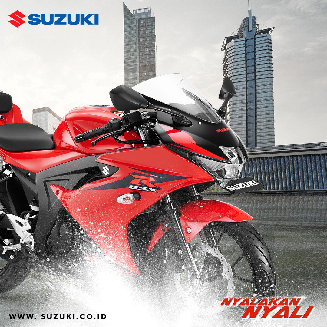 SuzukiMotorID's tweet photo. Halo BradSis! Musim hujan sudah tiba nih. Kita harus lebih menghargai pengguna jalan lain saat berkendara ya.
#SuzukiIndonesiaMotor #NyalakanNyali #TipsMusimHujan https://t.co/ZTCtZMRs1J