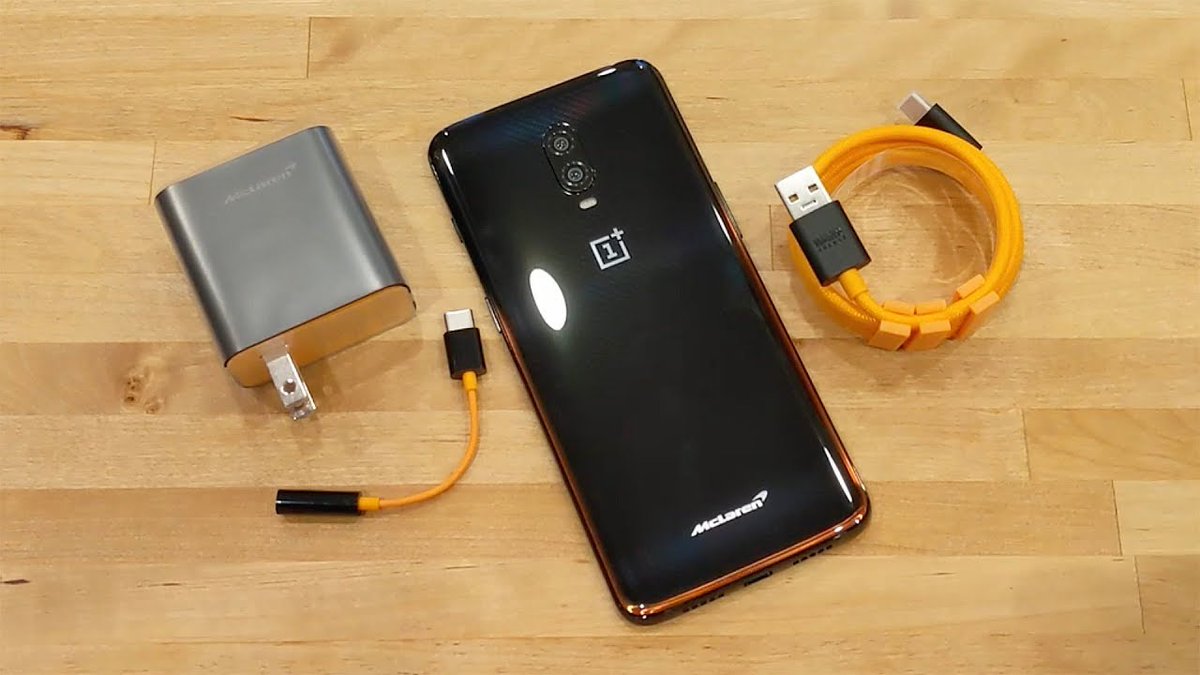techframee's tweet image. Check out OnePlus 6t McLaren Edition Unboxing &amp;amp; First Look
youtu.be/6k2wb17yaoY
#OnePlus6TMcLaren #OnePlus #OnePlus6T
