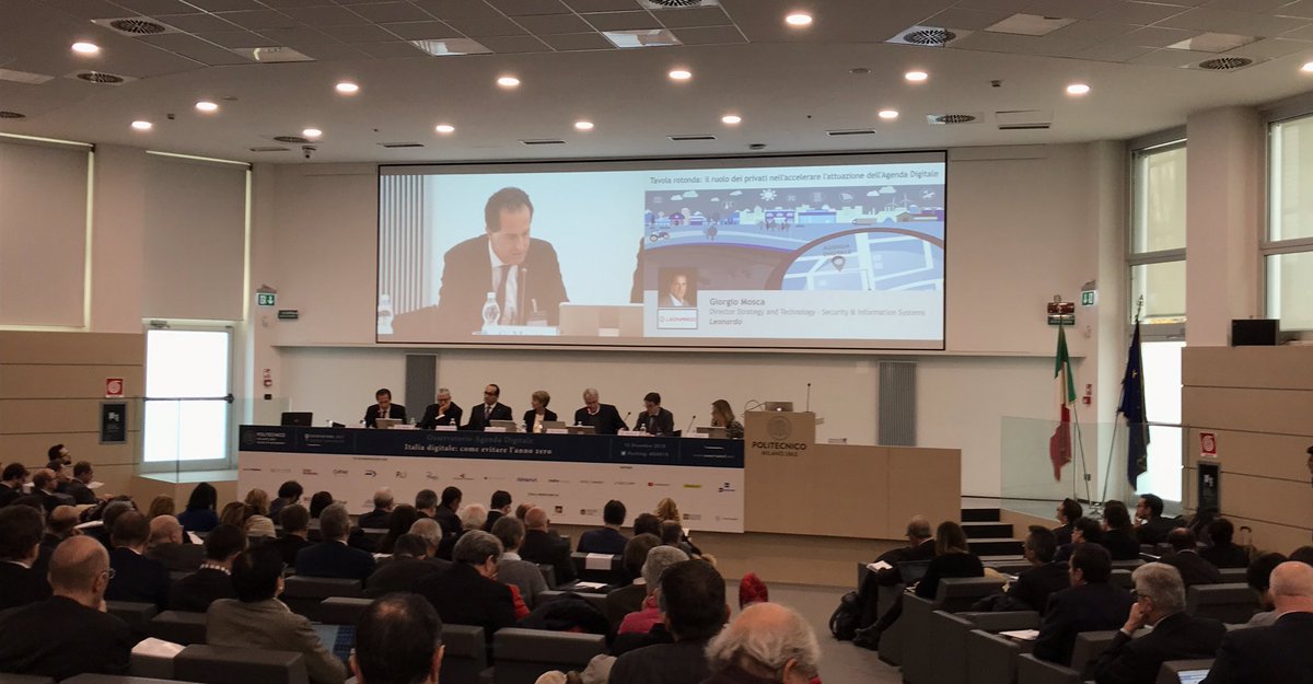 Osserv_Digital's tweet photo. Giorgio Mosca @GM_4_tweeting @Leonardo_IT “se hai 12000 requisiti diversi, non c’è competizione sul mercato!” #OAD18 https://t.co/lsB5DOkIEp
