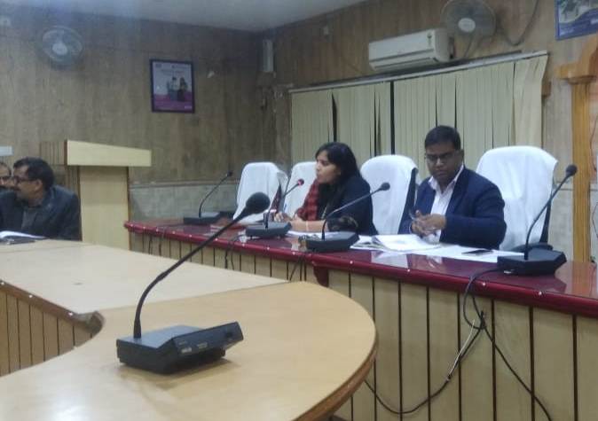 जिलाधिकारी बलरामपुर ने किया 09 माह से 15 वर्ष के बच्चों का एमआर टीकाकरण कराने का अभिभावकों से अपील, उन्होंने कहा कि यह टीका बच्चों को विभिन्न बीमारियों  से बचायेगा।