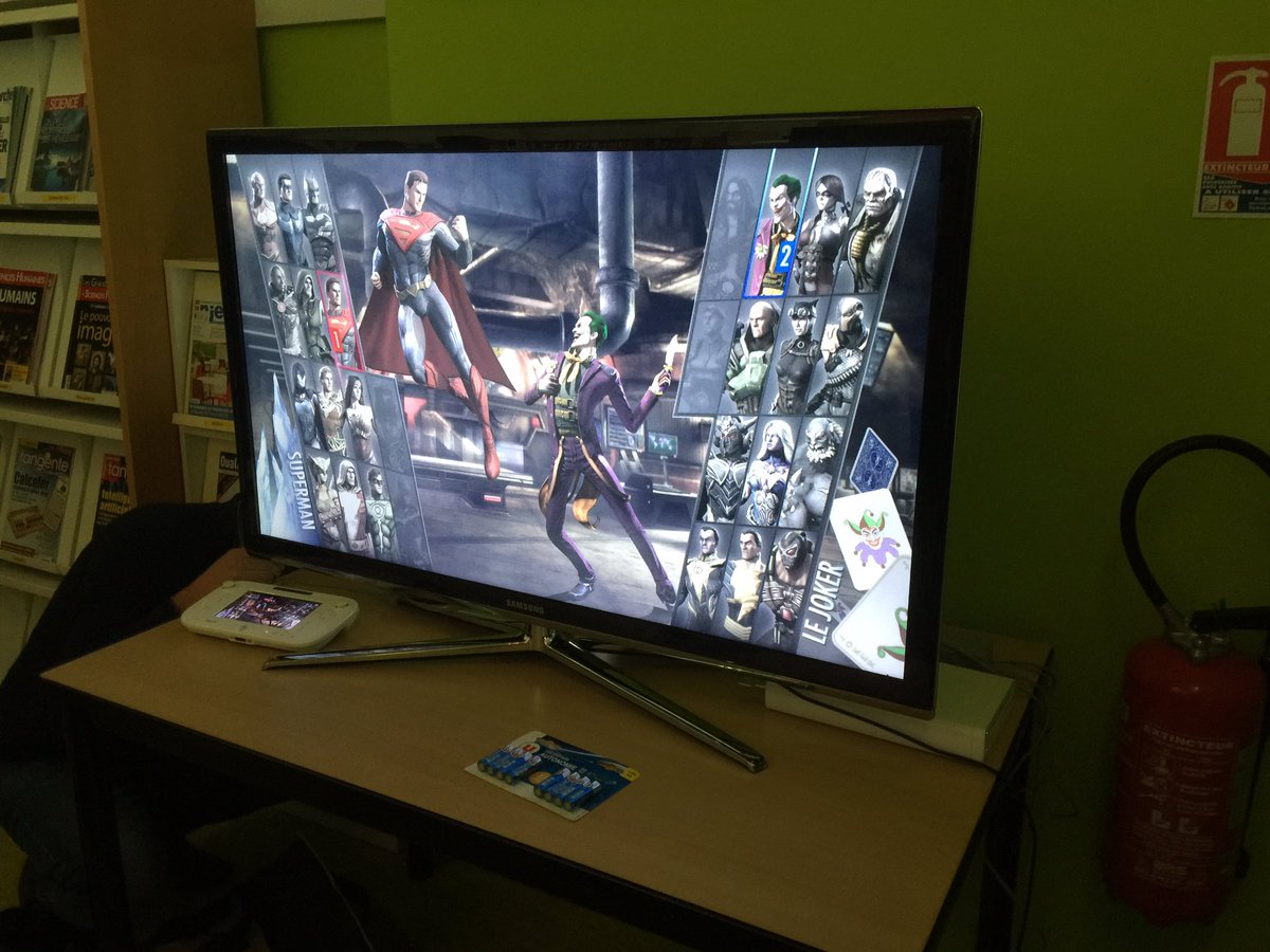 gameofrobots's tweet photo. C’est parti pour le tournoi de Noël du challenge #GOR avec @expectra_emploi cette année avec le thème #Superheroes les équipes de l’@ISTIA_Angers se défient sur #injustice https://t.co/1rOgcAAs5p