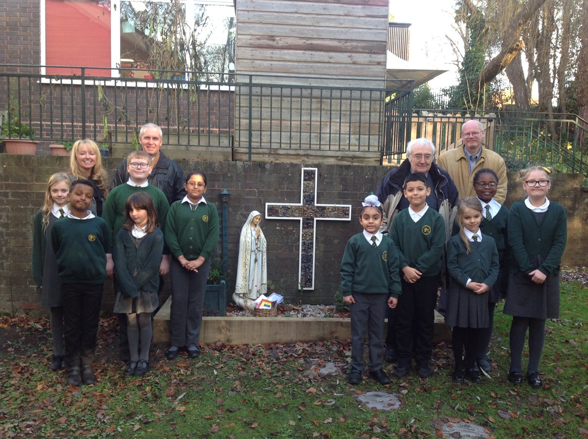SSJohnMonicas's tweet photo. Our school Chaplaincy Team children enjoyed visiting our Prayer Garden with some very special guests today. It was a chilly day but our hearts were full of warmth after chatting with Father Dominic and Father Gustavo. #WeAreDisciples https://t.co/6f1tr54h0X