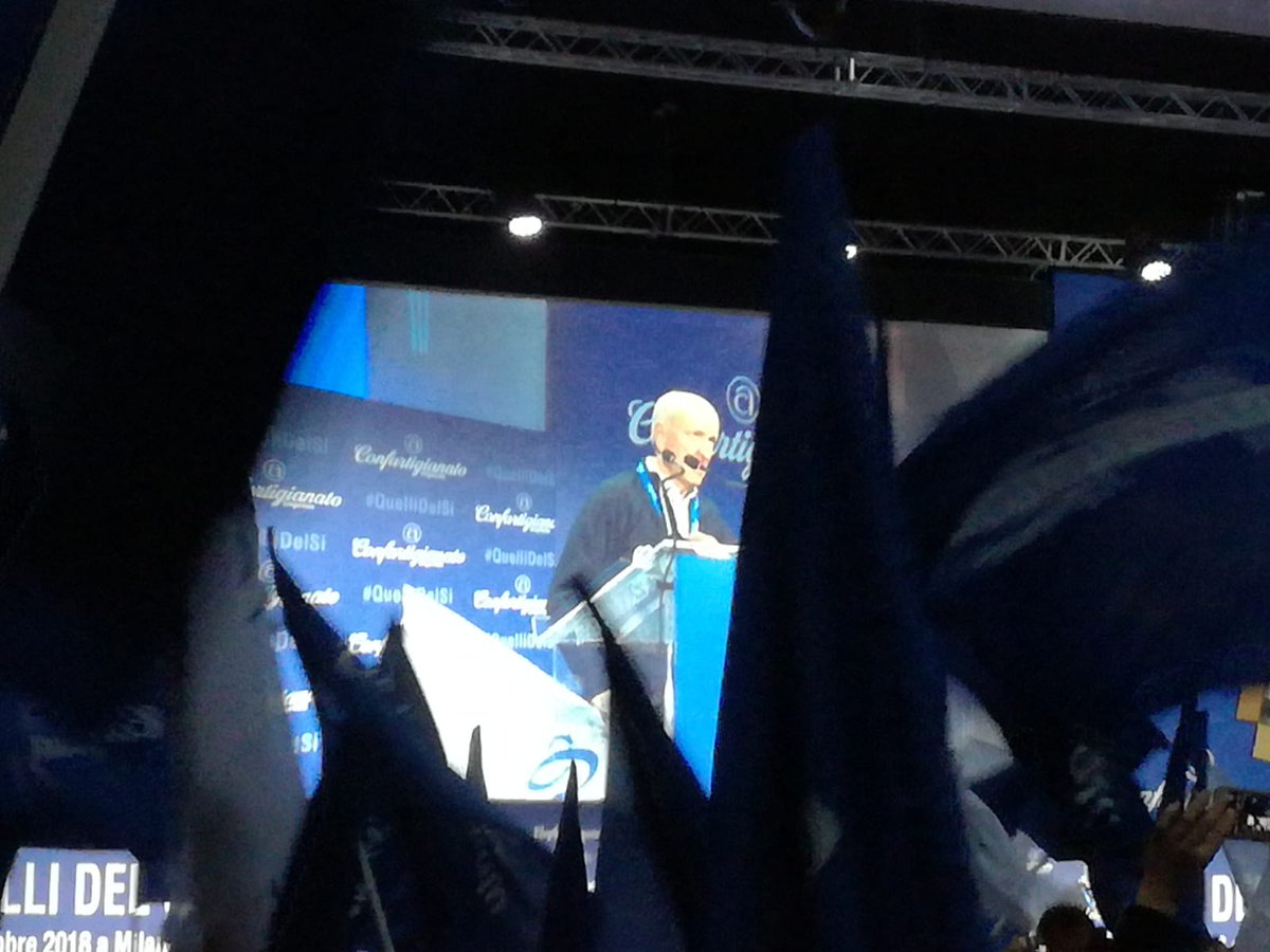si è appena conclusa la #manifestazione #QuellidelSÌ a Milano. Da Aosta alla Sicilia, il mondo dell #PMI dice #Sì alle #infrastrutturedidomani , SÌ alla #tav . Il #Veneto che crede nel progresso è con voi oggi, e il #15dicembre scenderà in piazza per dire #SÌTAV