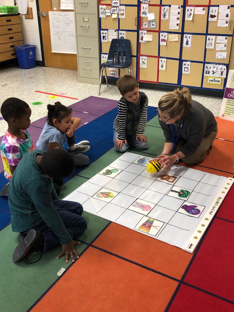 RuthKral4's tweet image. Thank you @Tekkinheels for #hourofcode! Kinders are learning to think through the coding steps! @KempsMeadowsES