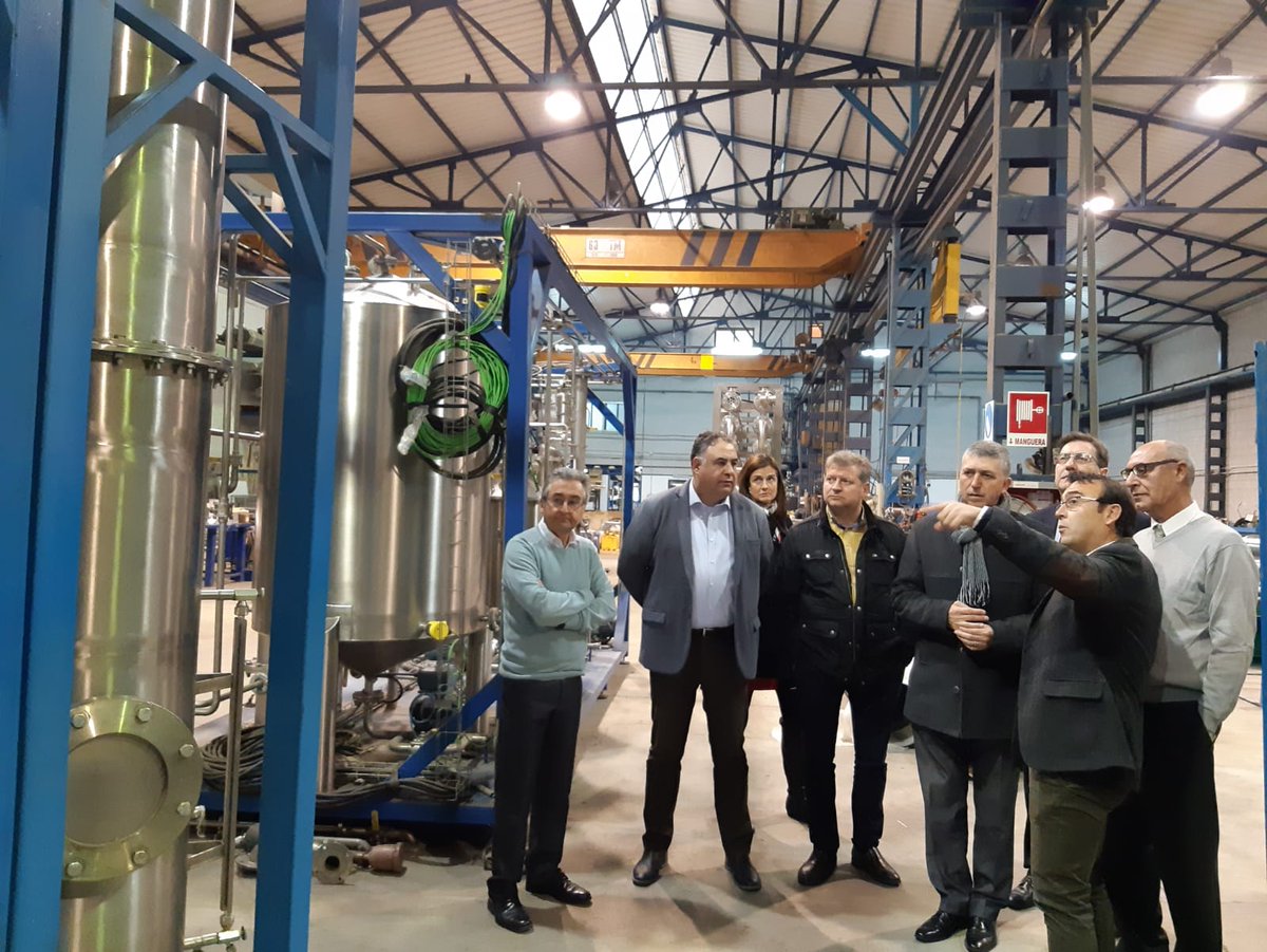 rafacliment_'s tweet photo. Aquest dijous estem visitant diferents cooperatives associades a @concoval, i hem començat per @GrupoVento, de Paterna, amb una trajectòria de 40 anys fabricant maquinària per a diferents sectors i apostant per la internacionalització i la I+D+i https://t.co/pPuDYfZ6DG