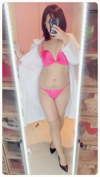 Twitterエロ垢の自撮りエロ画像37