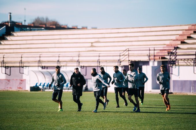 RinconDelPucela's tweet photo. El primer equipo continúa preparando el duro partido del sábado frente al Atlético de Madrid. https://t.co/bufWmck1ps