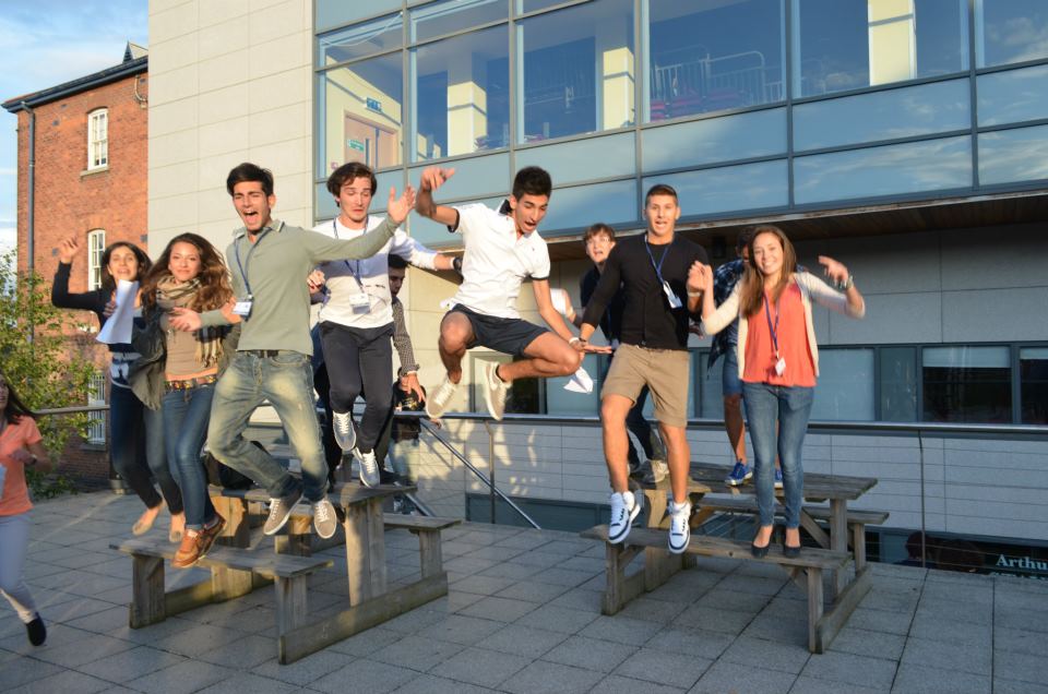 Join us on a look at our centre in <a href="/griffithcollege/">Griffith College</a> in Dublin!

youtube.com/watch?v=zgN4Px…