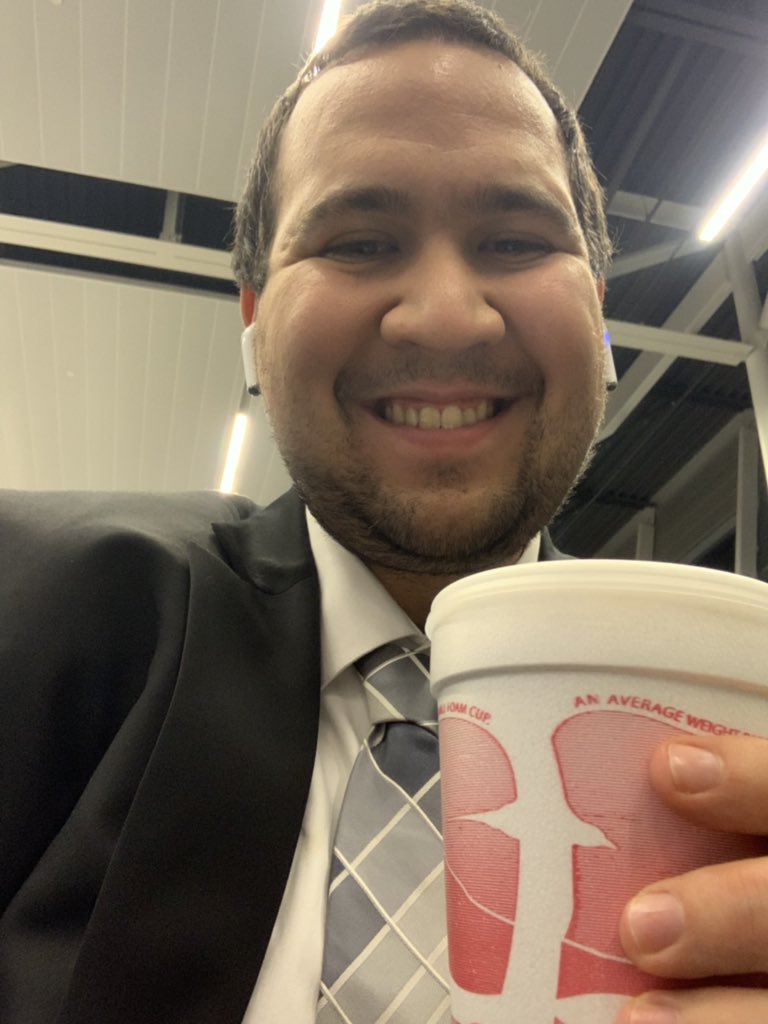 sweetlou0034's tweet image. Crushing this coffee 30 min before my flight. What could go wrong? #windowseat #smallbladder #coffee