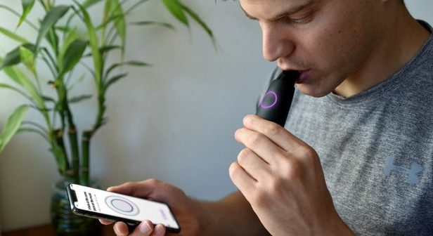 Lümen, kişisel beslenme programı oluşturmak için yapılmış bir nefes analiz cihazı. 
Her sabah kalktığınızda Lümen'  e üflüyorsunuz ve cep uygulaması sayesinde tüm gün için gereken beslenme bilgileri ortaya çıkıyor.
Firma ve çözüm İsrail'  den...

coherenttimes.org/new-device-lum…