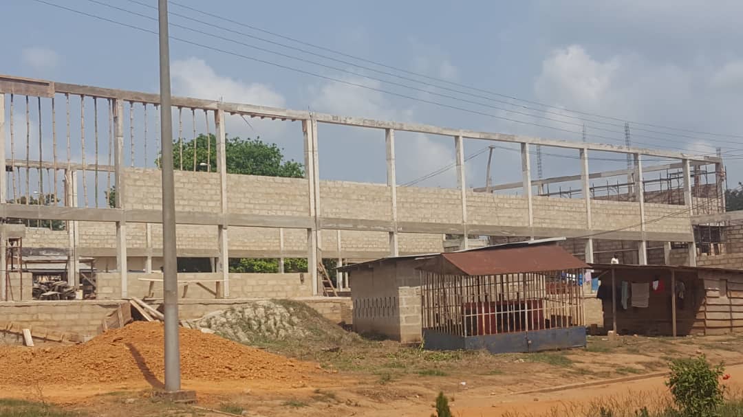 JaposaOfficial's tweet photo. The new ULTRA MODERN Japass Assembly Hall is under construction. We are still praying to God to see its completion. AKYEAME - "AKASAMAFO" https://t.co/5D8QDfERnG