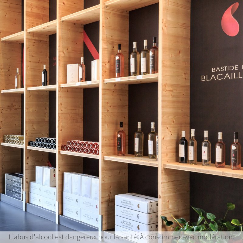 Avez-vous déjà choisi vos #vins pour les fêtes ? 🎄 N’hésitez pas à passer au caveau la #Bastide pour faire le plein d’idées et de conseils ! 😍 #Provence #WineMorning