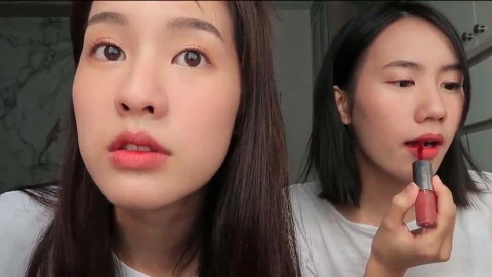 PPjungXshop's tweet photo. #ปังพรี 💋 ลิปVer22 ที่พิมฐาใช้
Ver.22 Chosungah Dual Lip Tint&Gloss
ลิปทิ้นท์สีน่ารักมาก เกลี่ยง่าย ติดทน ปากดูระเรื่อเป็นธรรมชาติ เป็นลิปที่พิมฐาต้องแอบซื้อ
💚ปิดรับ 17/12/61
🔥370฿🔥
#คสอเกาหลี #ของมันต้องมี #พิมฐา #เมอา #เมอาพิมฐา #ใช้ดีบอกต่อ #chosungah #ปังพรี #Howtobeauty https://t.co/ahwepMePVf