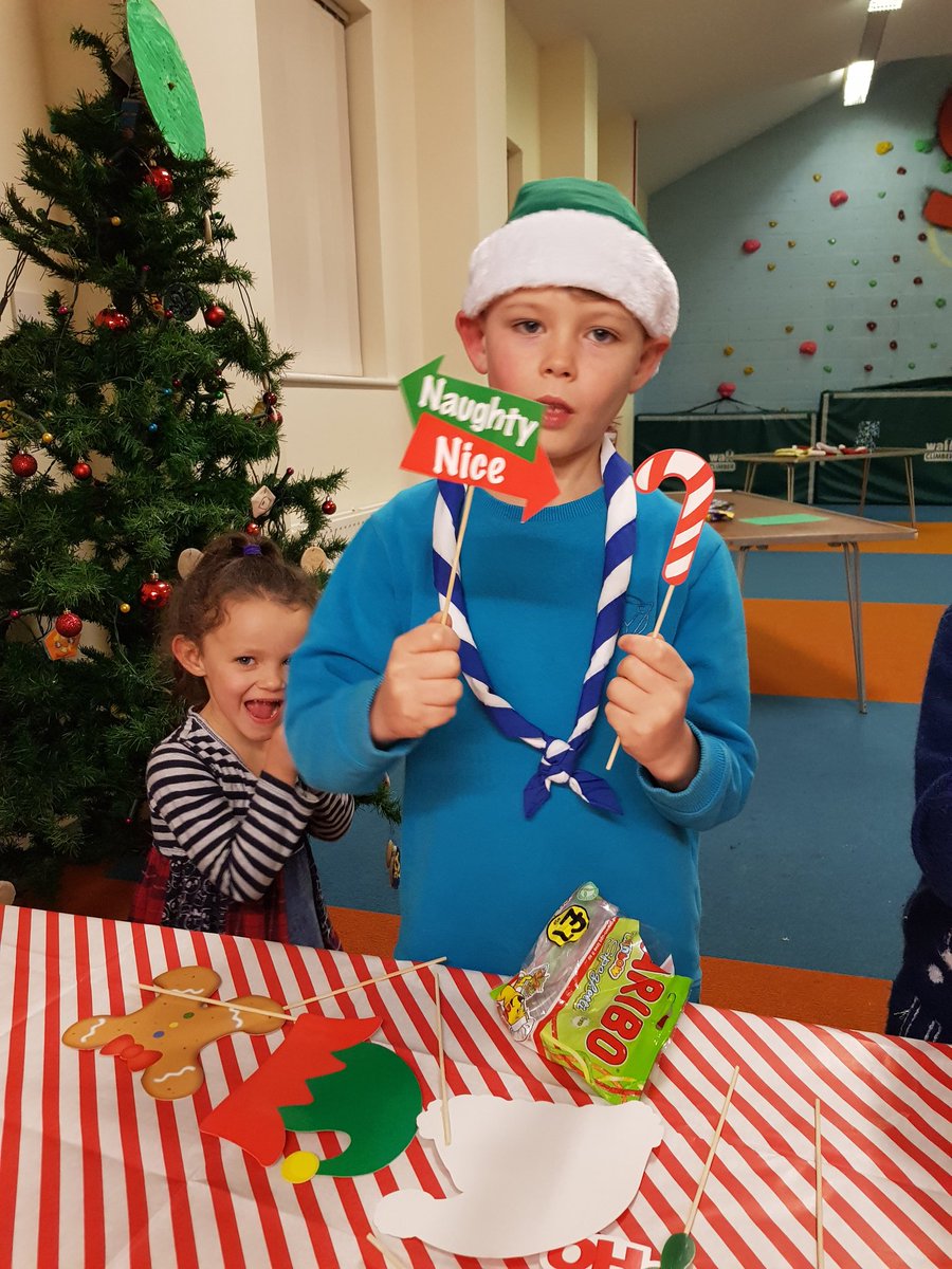 wellsy_laura's tweet photo. @norbridge315 @Y4Kestrel @Y2woodpecker #iscout #scoutvolunteer #dashthroughdecember #dancetochristmas #beavers #cubs #xmasdo #7.85km https://t.co/Tzm1oTWvtb