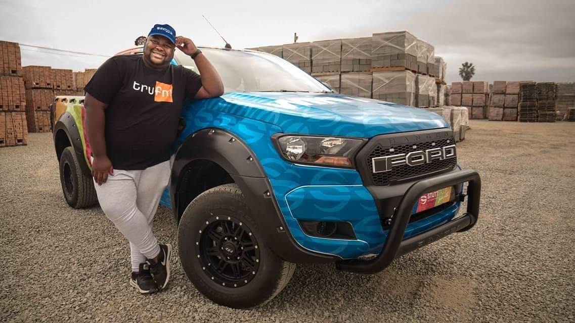 trufm's tweet photo. Xa kusenziwa laChristmas shopping ukrobe kwaStutt Group uchithe iR100 nje ukuze ufumane ithuba lokuphumelela iFord Ranger esuka kwitrufm noStutt Group. #trufm #StuttGroup #YakhaNathi https://t.co/b8ft9KZ3bD