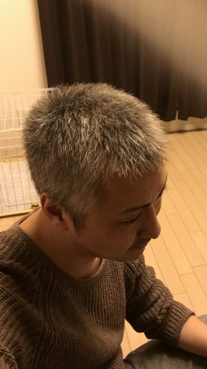 大森俊治ロミオマシーン Sur Twitter 酔っ払って自分でバリカンで丸刈りしてから1ヶ月半 伸ばして美容師に切ってもらった さすがプロ バリカンも使わないし 酔っ払ってもいない 確かな腕前 大森俊治ロミオマシーン Sur Twitter 酔っ払って自分でバリカンで丸刈りしてから1ヶ月半 伸ばして美容師に切ってもらった さすがプロ バリカンも使わないし 酔っ払ってもいない 確かな腕前
