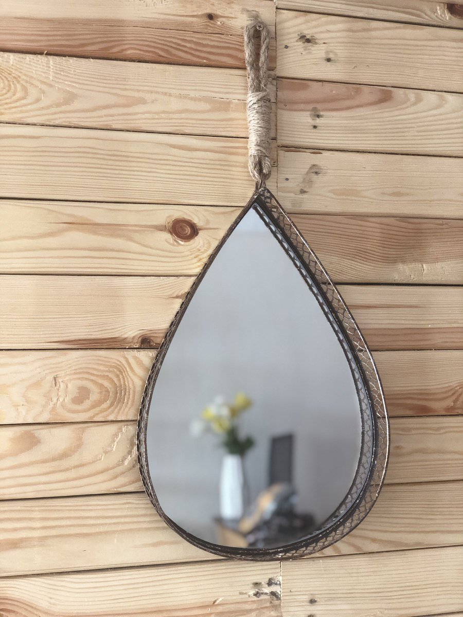 tashashome's tweet photo. Good morning! How are we spending Christmas this year? This amazing gold and bronze teardrop mirrors with raffia hanging is available today at Tasha’s Home. #SolidMetal #Gold #Bronze #AccentMirrors #HomeDecor https://t.co/2AAjFaucSh