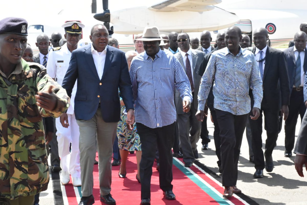 RailaOdinga's tweet image. Honoured to receive President @UKenyatta and First Lady Margaret Kenyatta at Kisumu International Airport ahead of a 2 day visit of the region.