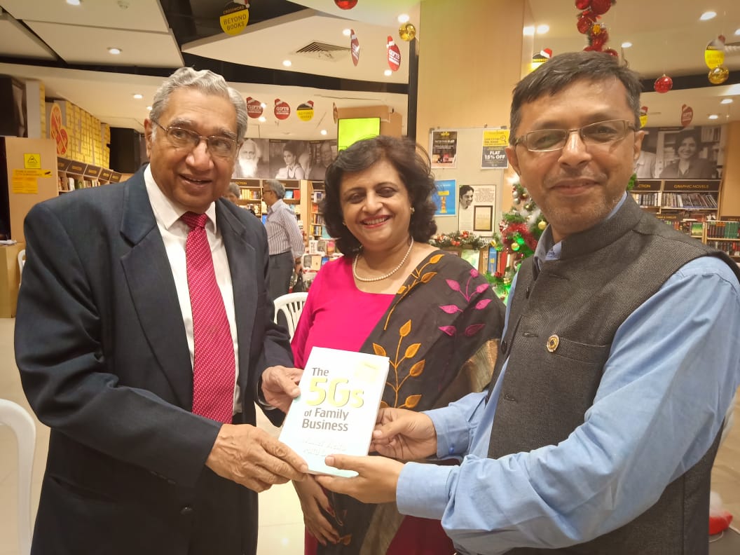 CynergiOrg's tweet photo. With 5 G Lady - Mita Dixit, author of The 5 Gs of Family Business

#booklaunch
#cynergiwritersforum
#knowledge
#familybusiness
#consulting
#cynergi
#lionamirvirani https://t.co/oFgjUlT4n5