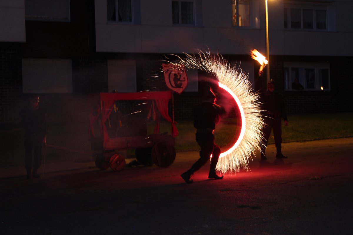 Hier, défilé à Outreau avec les #habitants dans les quartiers Acacias, ZAC 1-2-3 et Tour du renard ! 🎅😍 #pasdecalaishabitat #logementsocial