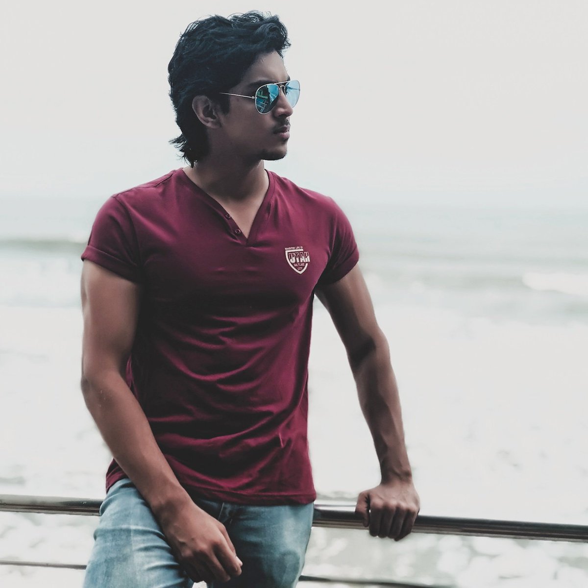 SamarthChaudha9's tweet photo. 'Smell the sea and feel the sky, let your soul and spirit fly' - Van Morrison 
#beach #sunnyday #sand #sky #sea #seaside #morningtime #family #outing #holidays #malavan #devbag #maharashtra
PC: @commit10 https://t.co/qPjvwgpK3N