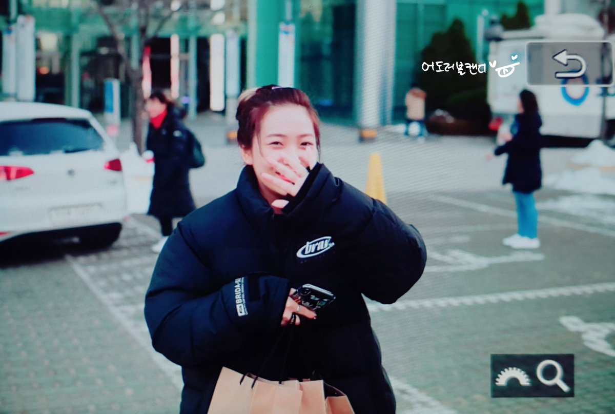 adorablecandy81's tweet photo. 181213 잘쓰구...😶😶
#예리 #레드벨벳 #RedVelvet https://t.co/WhQeTyZ9sl