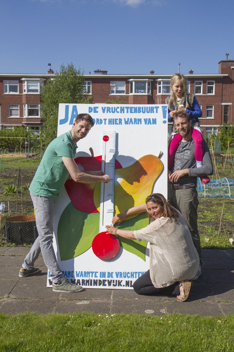 Bewoners van de Haagse Vruchtenbuurt wachten de energietransitie niet af. Zij onderzoeken nu of de buurt over kan op duurzame warmte. Een van de trekkers is @bmvandevelde projectmanager energietransitie <a href="/appmnl/">APPM</a> appm.nl/nieuws/koplope… #warmtenet #energietransitie #buurtinitiatief