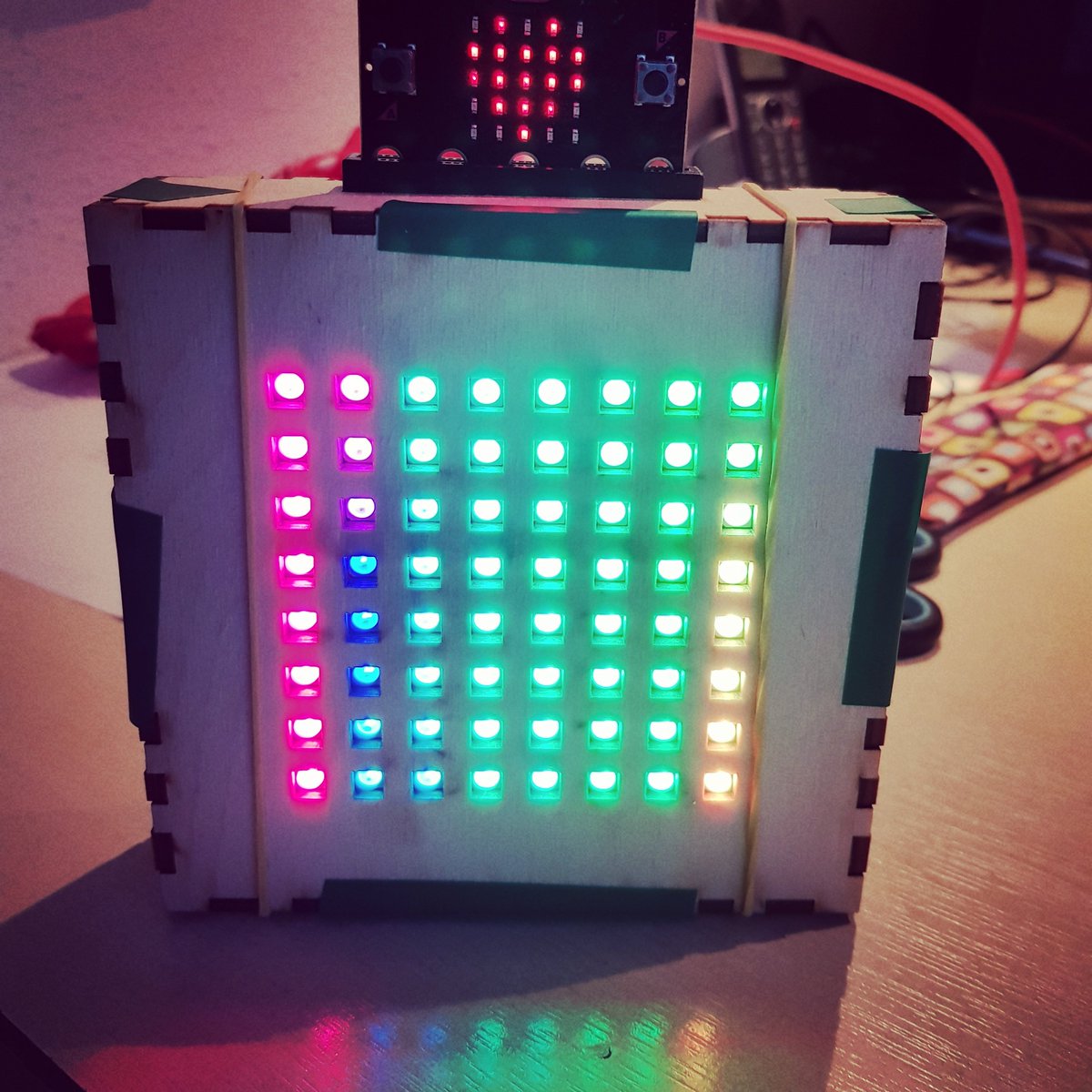 microbit101's tweet photo. Zo kan vanmiddag @PicassoLyceum er mee gaan proberen. #microbit #micropixel https://t.co/Ap12J1Ww7Y