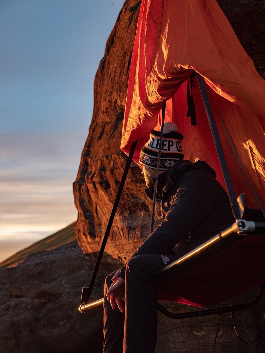 Pikejwt's tweet photo. One of the calmest moments of the extreme sleepout. Waking up with the Scottish midsummer dawn spreading misty orange warmth into our stiff and tired bodies @centrepointuk @PhoebeRSmith @figure_nine #ExtremeSleepout https://t.co/7qXFQouXGb