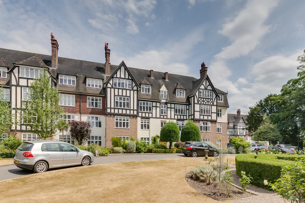 Chestertons Putney tweet media