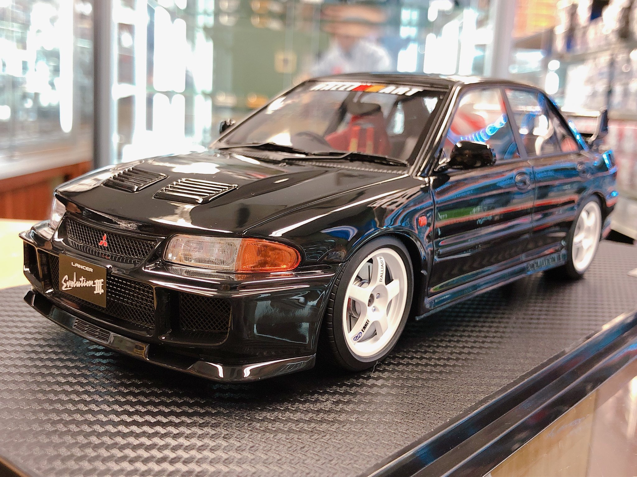 三菱 ランサー エボリューション Ⅸ ラリーアート 1/18 スーパーA