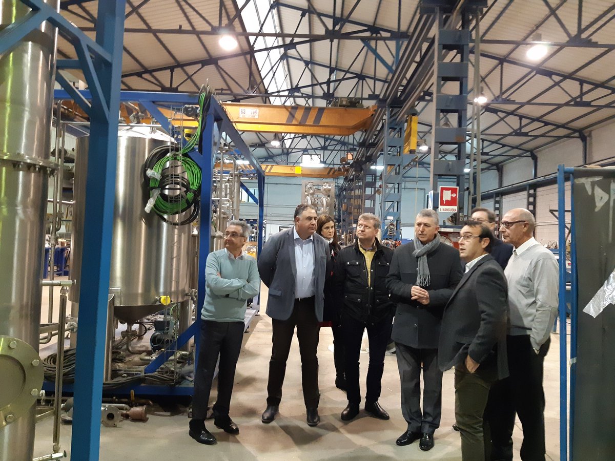 Conseller @Rafa_Climentg ha visitat la #cooperativa <a href="/GrupoVento/">Grupo Vento</a> a Paterna. Porta quatre dècades desenvolupant tecnologies netes, a través de la fabricació de maquinària per al sector agroalimentari, químic i farmacèutic, creant solucions i  projectes innovadors <a href="/concoval/">Concoval</a>