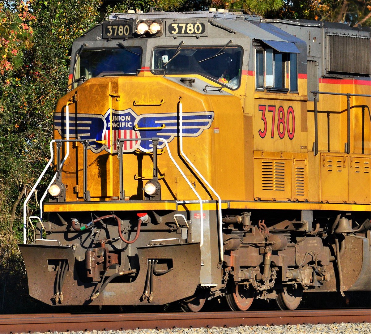 SE_Railfan84's tweet photo. Here we have @UnionPacific Locomotive #UP3780 an EMD-SD70M heading southbound in #Houston #Texas #Train #Trains #UPRR #UnionPacific #FreightTrain #SD70M #Rail #Railroad #Tracks #Railfanning #Railways #USA https://t.co/xBrN1BTGKt