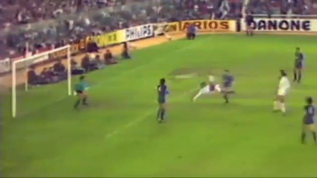 🌟📺🇲🇽 #RMTV ofrecerá esta noche, a partir de las 22:30 h, una nueva entrega de Campo de Estrellas. En esta ocasión, se recordará a @hugosanchez_9, el delantero legendario del @RealMadrid.