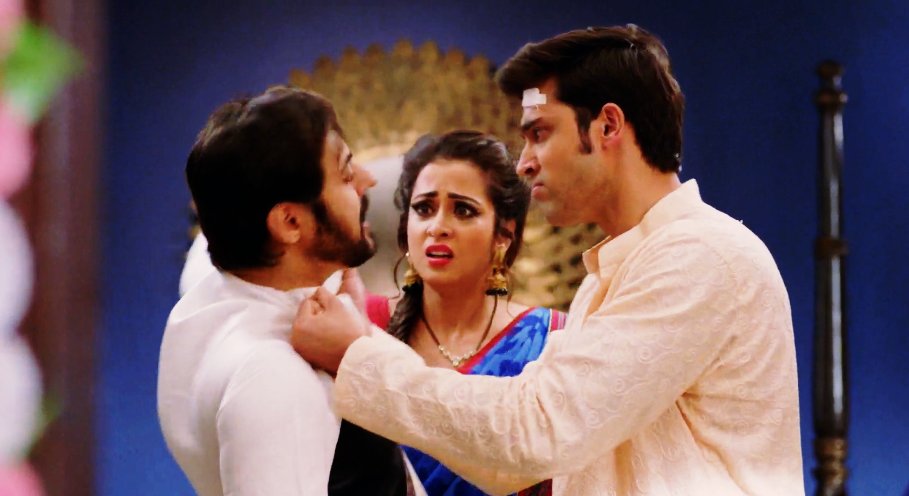 indiantvchannel's tweet photo. Naveen and Anurag Get Into Fight in Kasautii Zindagii Kay 2 https://t.co/7pzgomIf4L #KasautiiZindagiiKay https://t.co/rrajuZrlLe