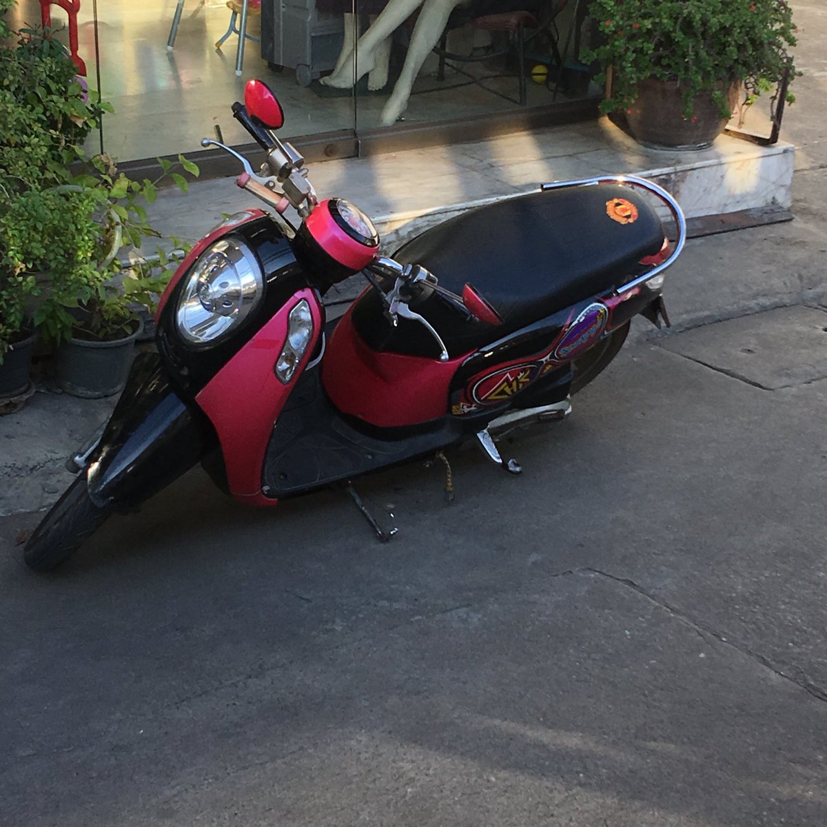 สิบเอก tweet media