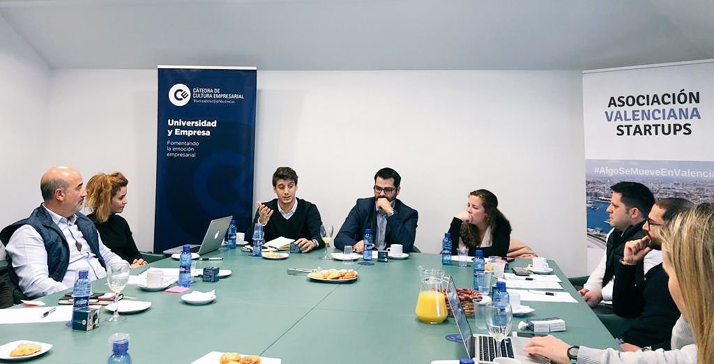 CatedraCe's tweet photo. Mañana tecnológica en @ADEITUV colaborando con @nacho_mas CEO de #StartupsVLC  desayunamos con @zumexgroup #Blibe @ZubiLabs @DemiumStartups @MESbook_ @edinnglobal @WitracRTLS entre muchos más! https://t.co/cdzpgGDtU9