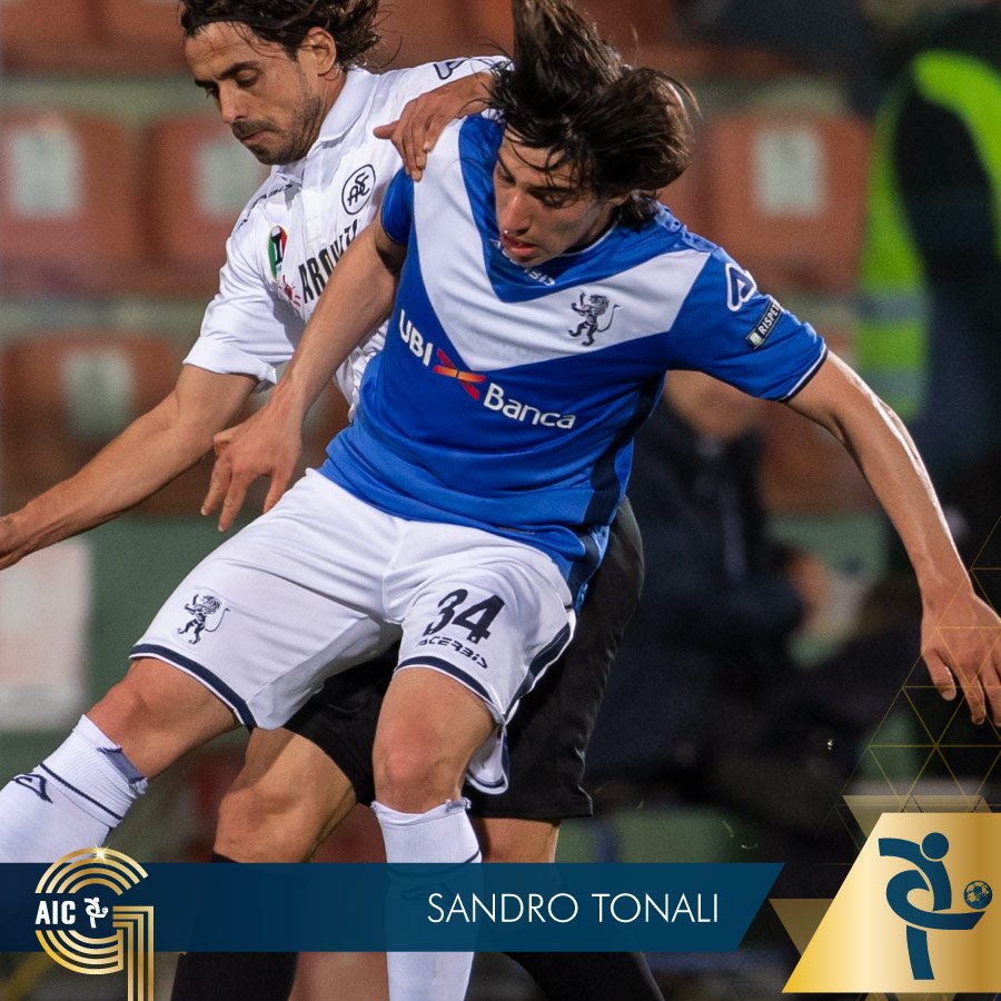 GranGalaAIC's tweet photo. Il #giovane della #SerieB ⚽️ più votato della stagione 2017/18🏅 è stato Sandro #TONALI. @BresciaOfficial 
📋 Tutti i premiati 👉🏻 https://t.co/KjE5rxAI18 

⭐️ #GranGalàDelCalcio ⚽️ #GGDC #GGDC18 #GGDC2018 https://t.co/cQc6yVJO64