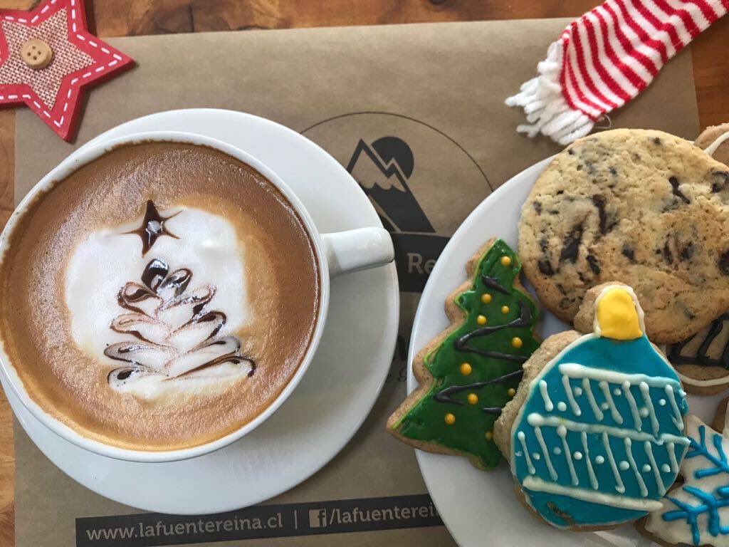 Esta época del año es para compartir, disfrutar y festejar todo lo que hemos vivido. 
Ven desde las 7:30 de la mañana a probar todos nuestros desayunos navideños pensados especialmente para ti.