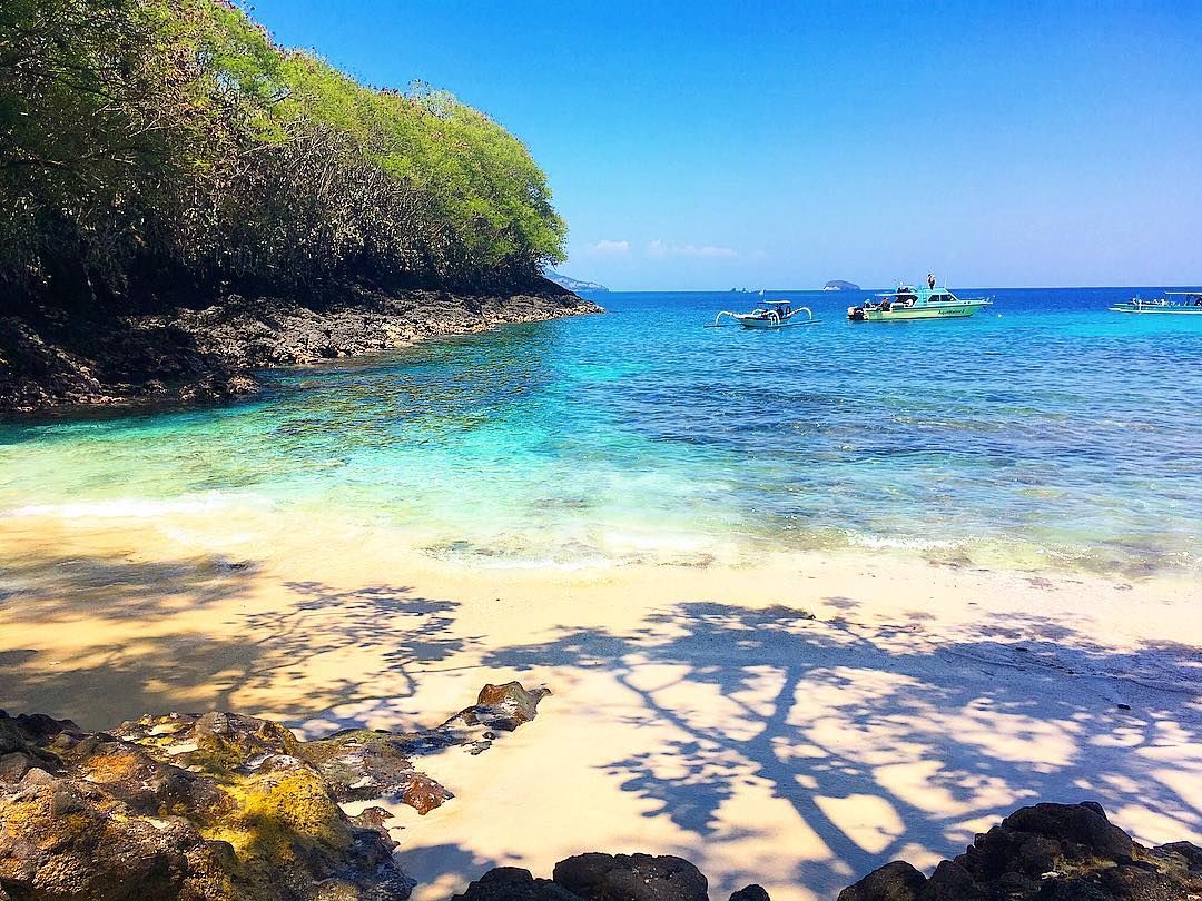 TourGuideBali_'s tweet photo. 10 Most Visited Beaches in Bali  
#Bali #TravelGuideBali #BaliTravel #Kutabeach #Snorkeling #nusaduabeach #seminyakbeach #seminyak #jimbaran #bluelagoon #bluelagoonbeachbali #sanurbeach #lovinabeach #lembongan #balanganbeach #balitrip 
https://t.co/8R0z7S5txD https://t.co/vnOh1AJ4cc