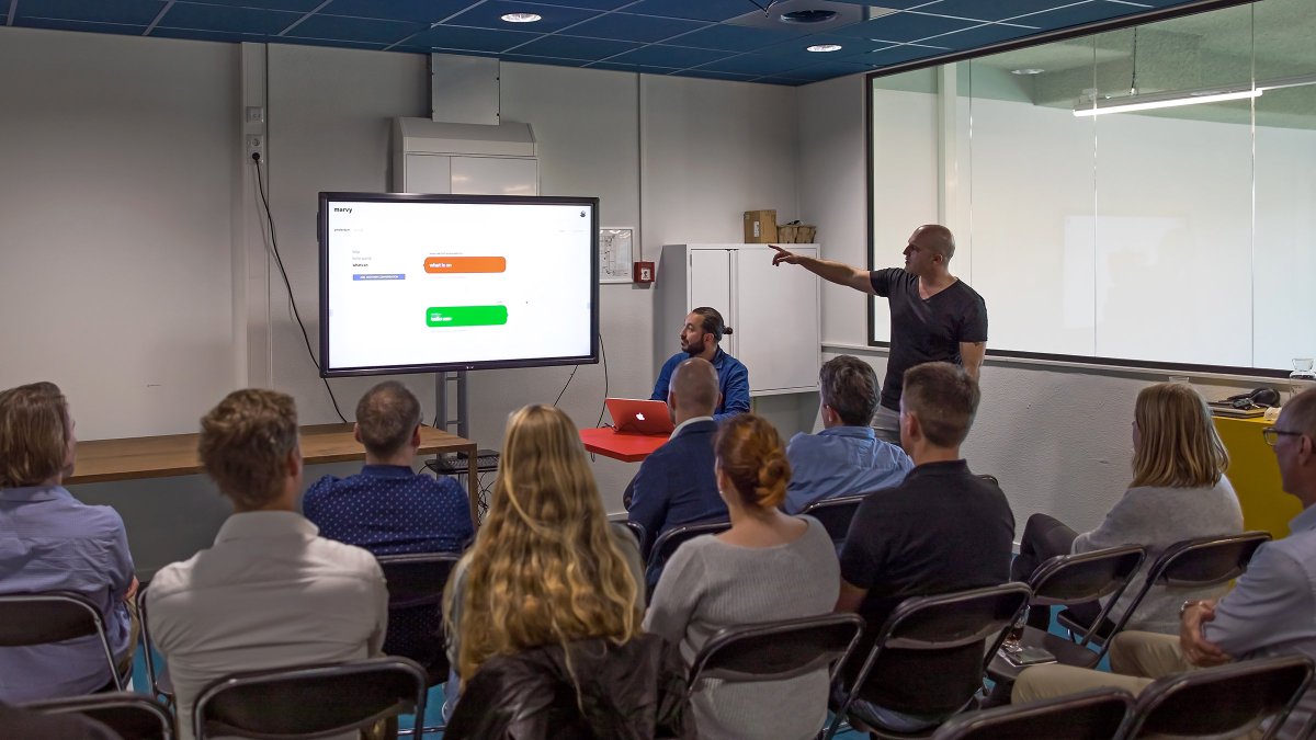 q42's tweet image. Spraakassistenten als #AmazonAlexa en #GoogleAssistent worden steeds slimmer. Q'ers Kamil en Sahan vertellen wat deze nieuwe vorm van interactie voor bedrijven betekent, hoe je hierop kunt inspelen en wat we hebben ontwikkeld om je hierbij te helpen &amp;gt;&amp;gt;&amp;gt; youtu.be/pVFRH0Fj8t8