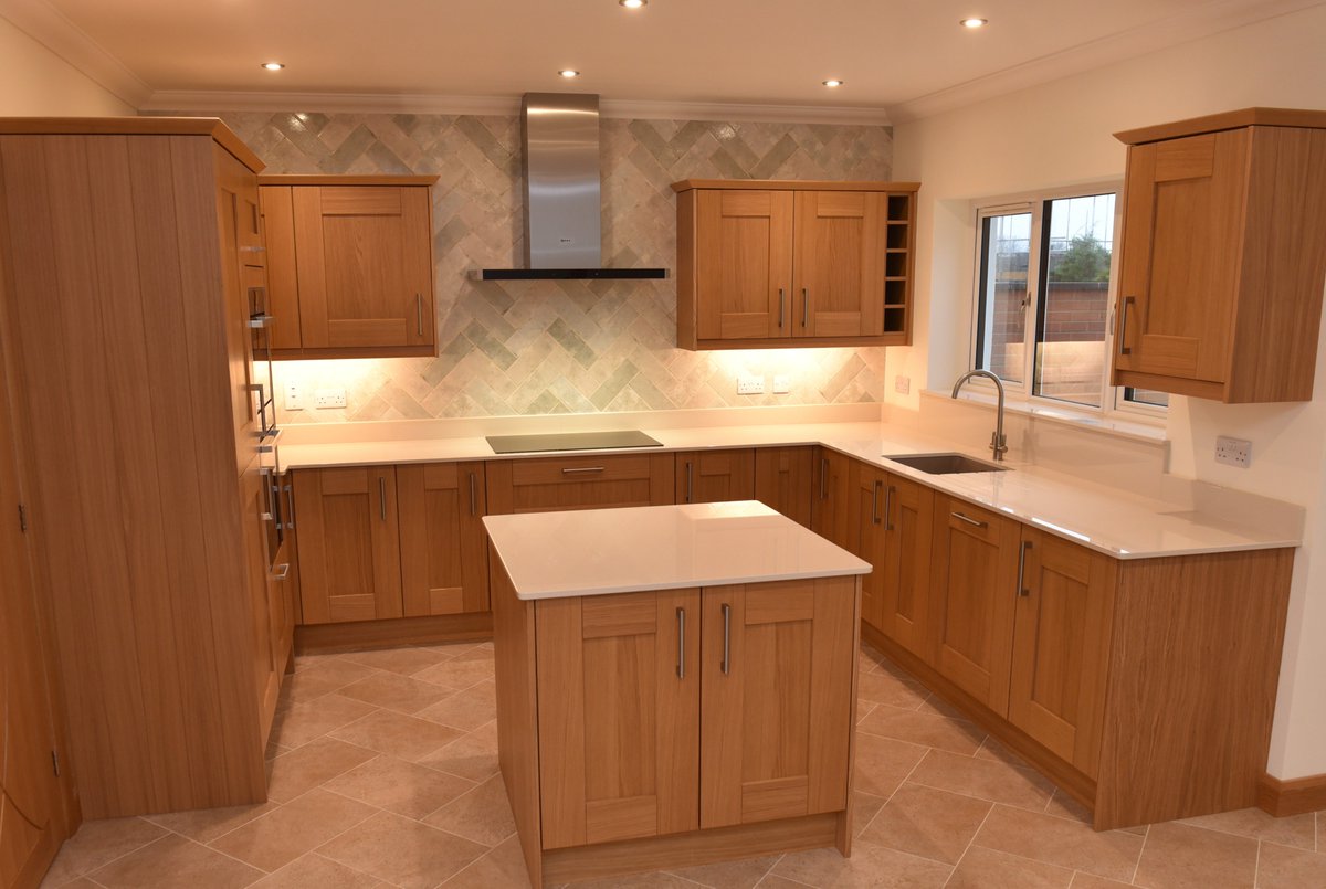 Teifikitchens's tweet photo. Simply lovely @symphonygroup Oakham kitchen with @Dekton Qatar worksurfaces, @FrankeUK Sinks and Taps, @NeffAppliances and @Miele_GB appliances. #LOCAL #WOW #STUNNING https://t.co/sUHRZtTk7Q