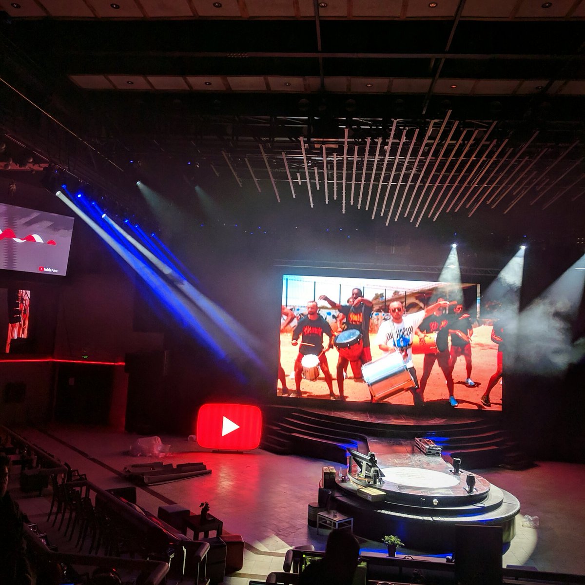 Bebbrell's tweet photo. Rehearsal done for #YouTubePulse this evening, exciting stuff going down in Athens! Now all I can get wrong is tripping on the stage! Ha https://t.co/0qCnd7AWVC